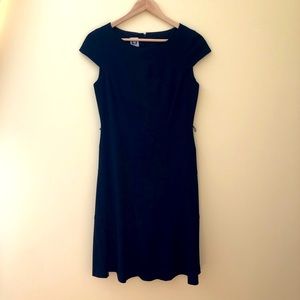 Anne Klein knit black a line dress with tiered skirt and cap sleeves size 6